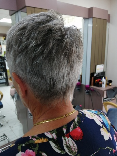 coiffure-courte-cheveux-gris-41_19 Coiffure courte cheveux gris