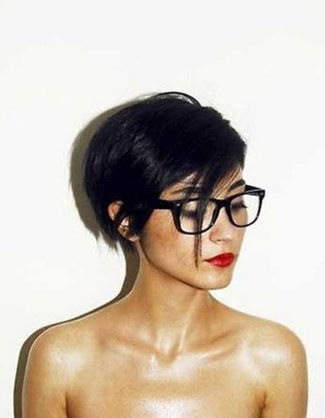 coupe-de-cheveux-court-pour-femme-avec-lunette-81_16 Coupe de cheveux court pour femme avec lunette