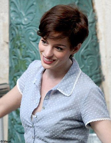 anne-hathaway-coupe-courte-35_10 Anne hathaway coupe courte