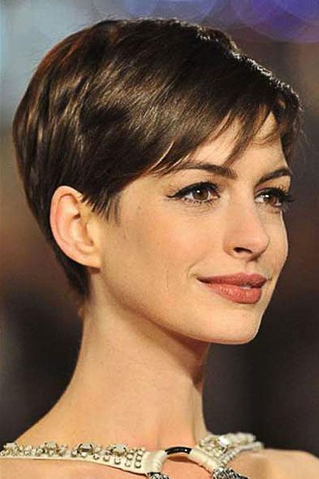 anne-hathaway-coupe-courte-35_12 Anne hathaway coupe courte
