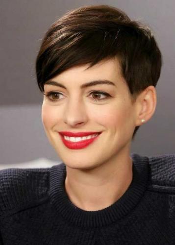 anne-hathaway-coupe-courte-35_15 Anne hathaway coupe courte