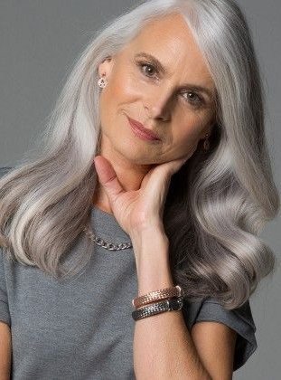 cheveux-gris-long-femme-44 Cheveux gris long femme