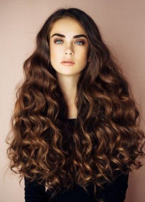 coiffure-glamour-cheveux-long-28_9 Coiffure glamour cheveux long