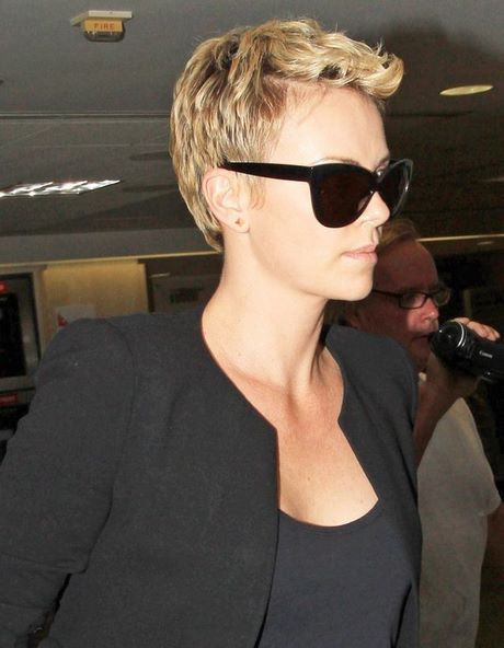 coupe-courte-charlize-theron-61_7 Coupe courte charlize theron