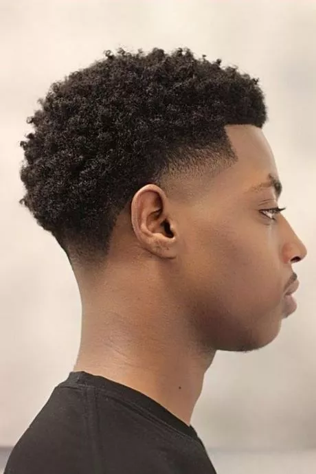 coupe-de-cheveux-homme-afro-2024-85_15-7 Coupe de cheveux homme afro 2024