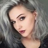 Cheveux gris femme